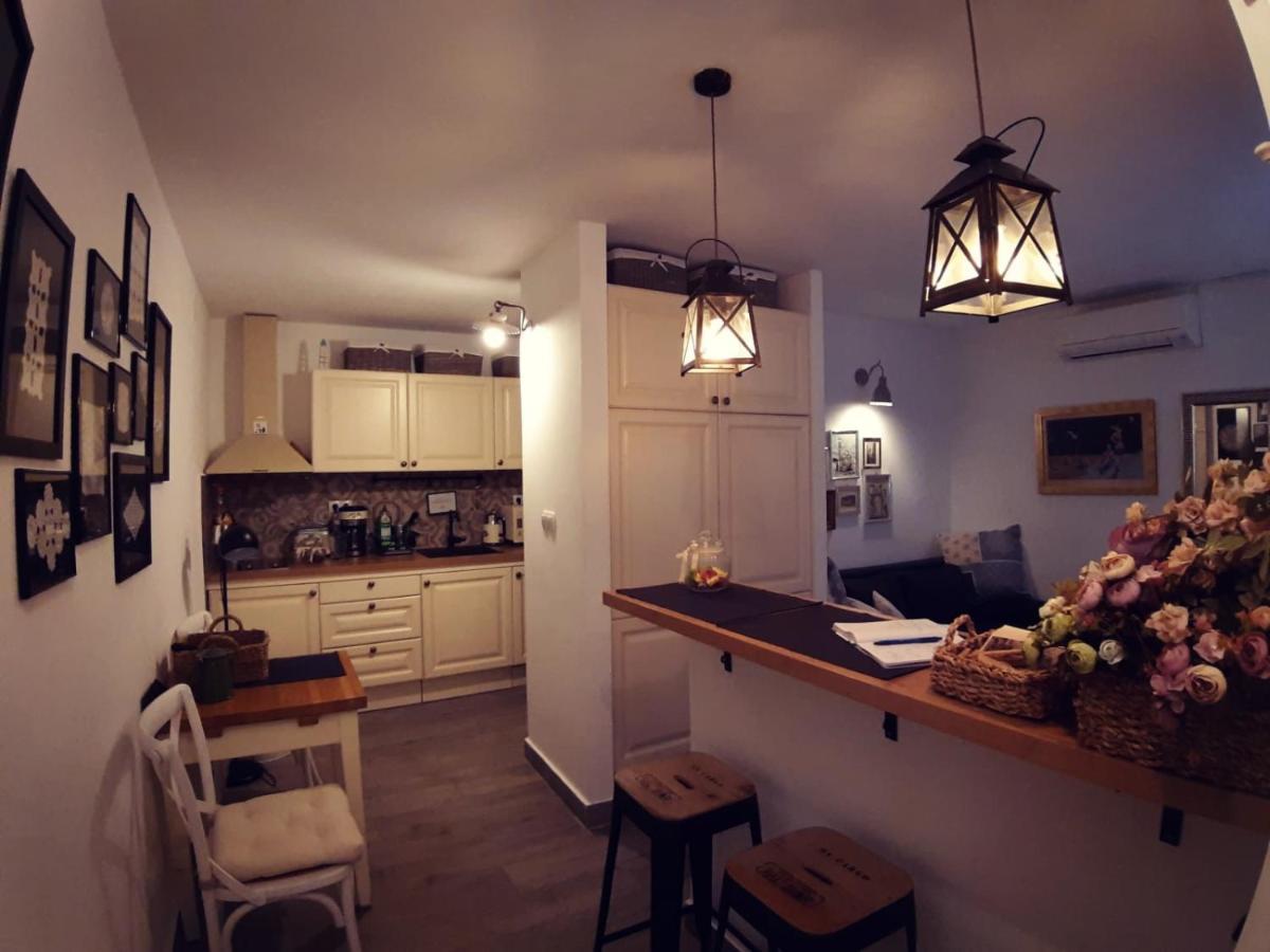 Liza'S Downtown Apartment Χβαρ Εξωτερικό φωτογραφία